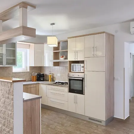 Holiday home Funcici *